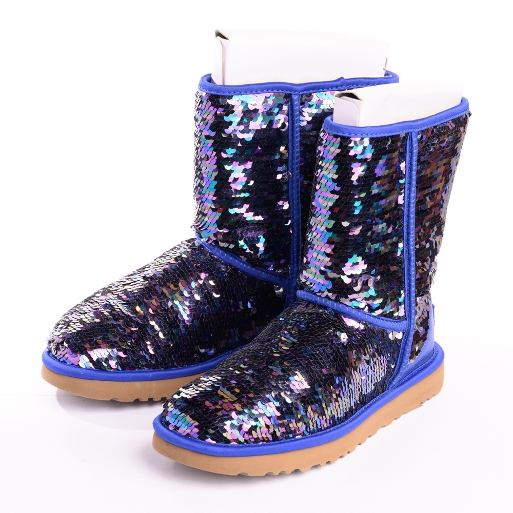 UGG Classic Short Sequin Boots Womens size 8 - 1094982 - New in Box